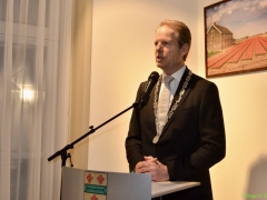 82F542CE-9B0C-483D-B05C-E3418E5D0883_1_201_a