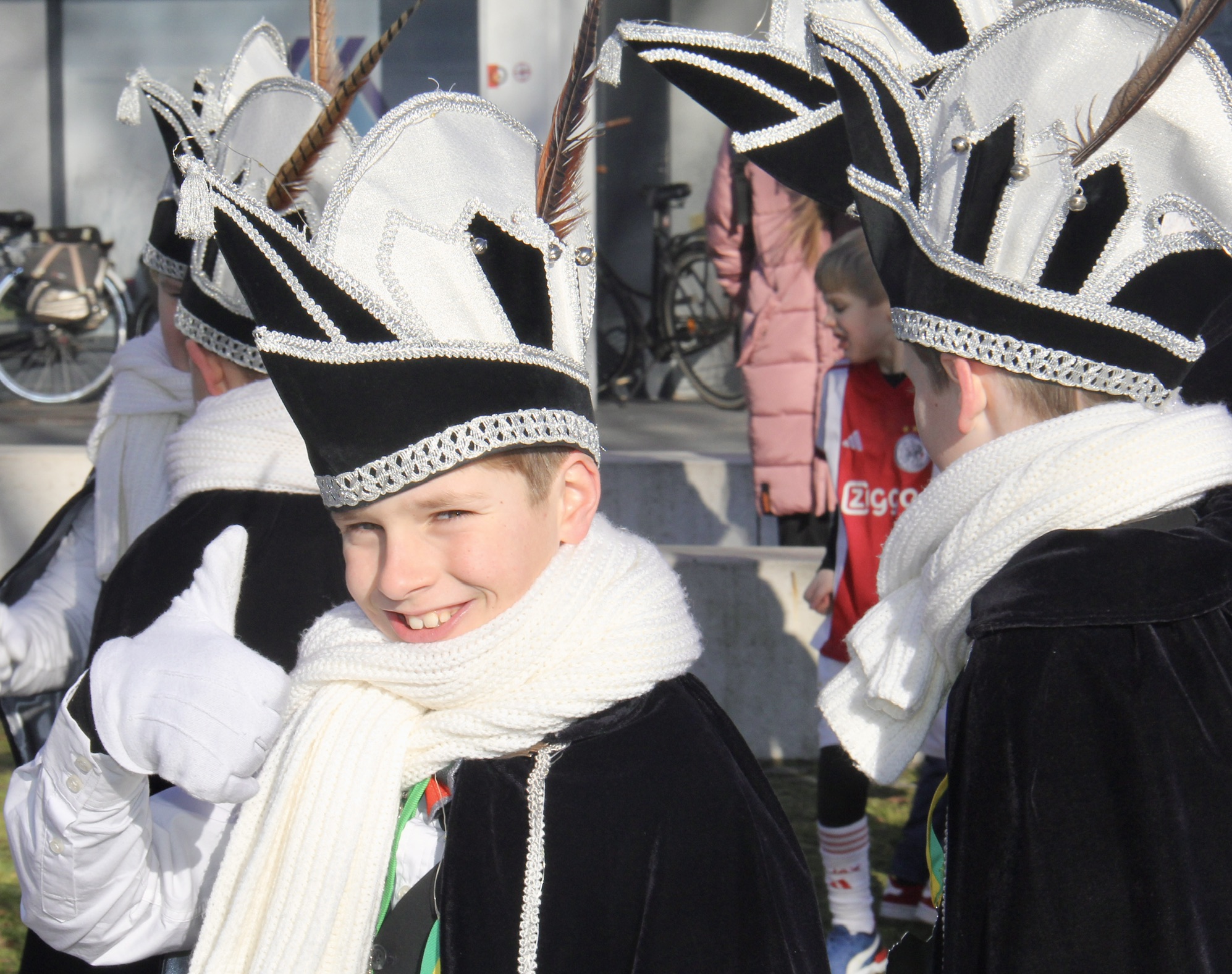 Feestelijke carnavalsoptocht in Hillegom