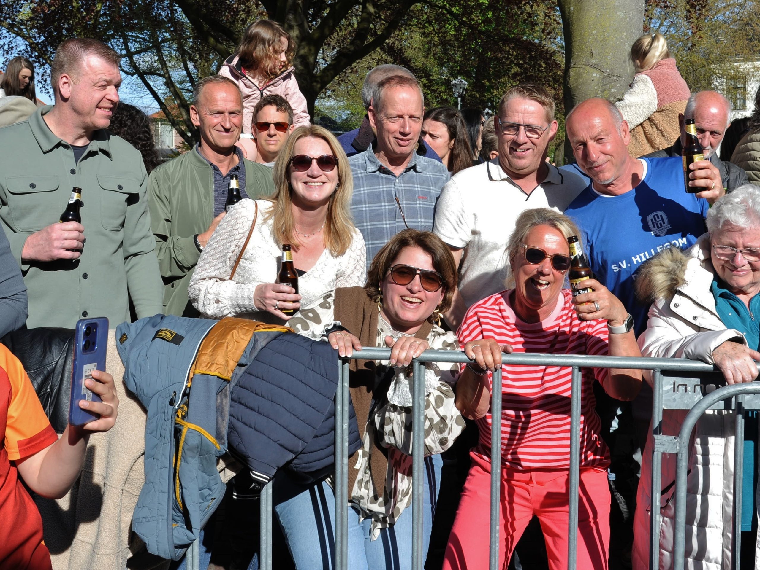 Publiek geniet volop van zonnig Bloemencorso in Hillegom