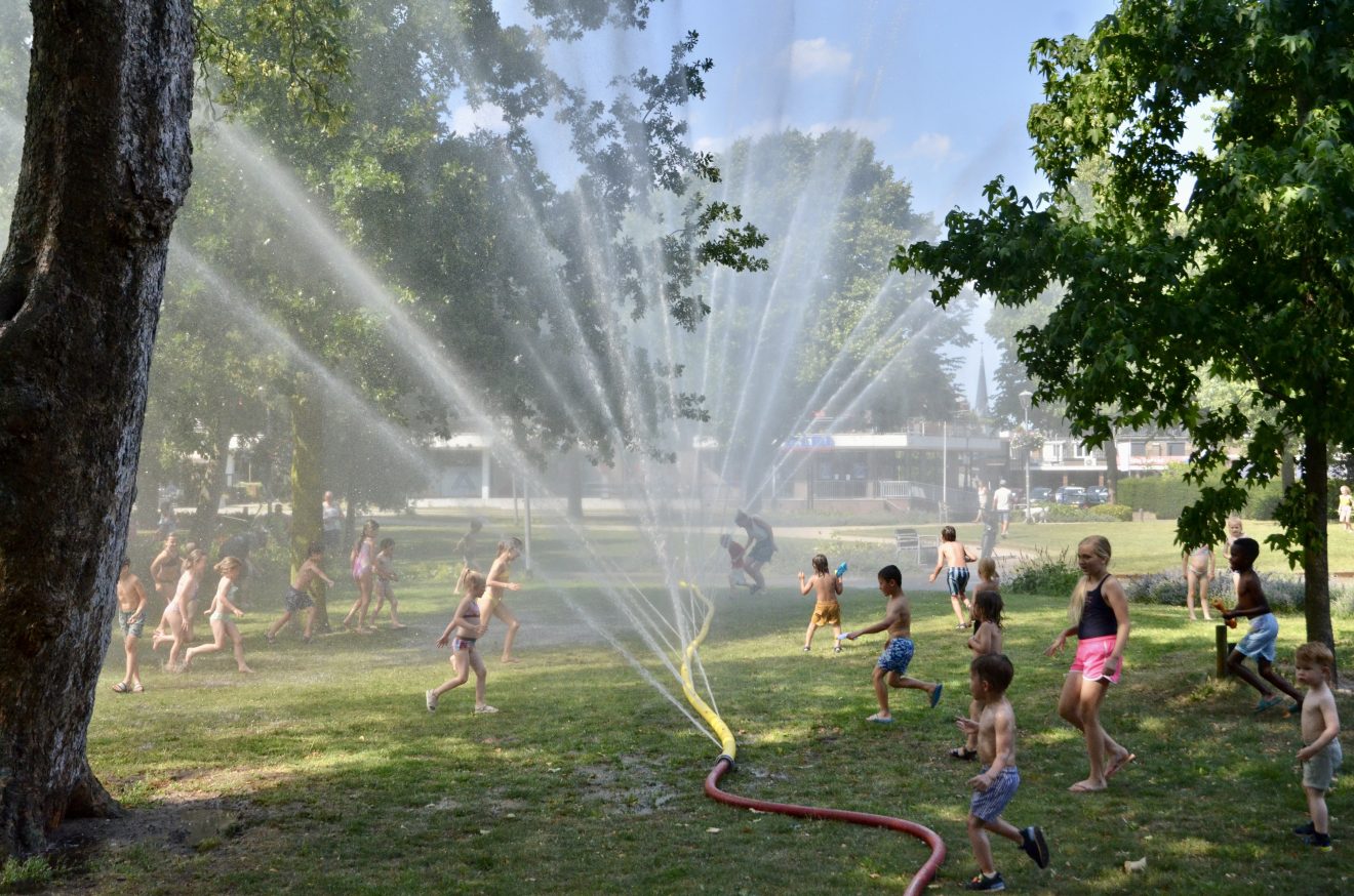 Waterfestijn met de brandweer