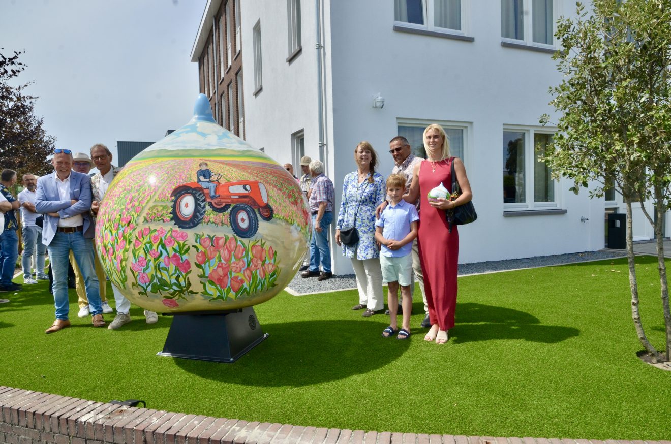 Onthulling Reuzenbol Ruigrok Producties