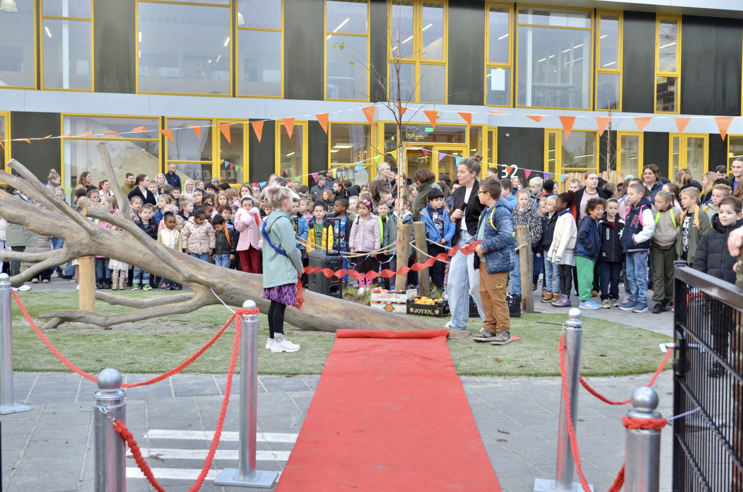 Opening vernieuwde speelplein Brede School