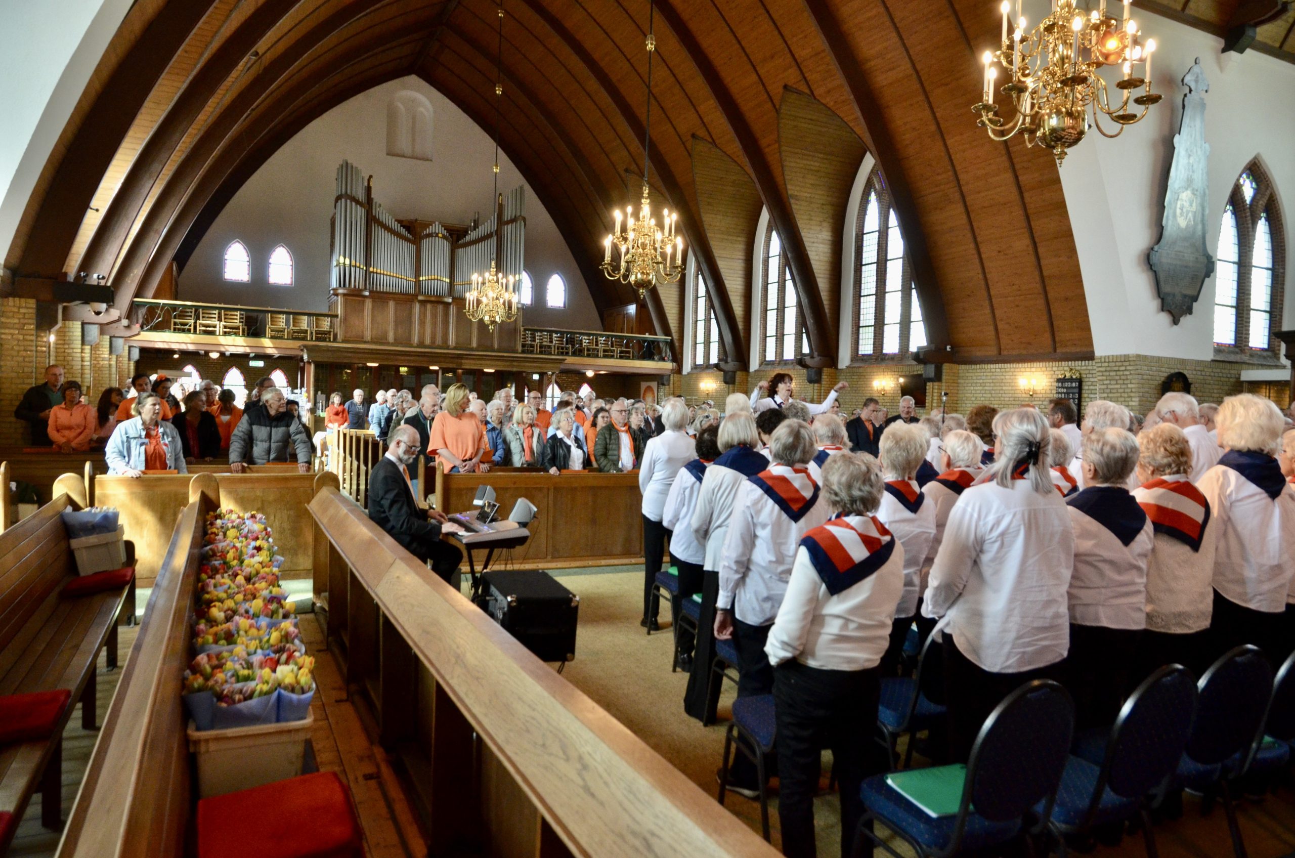 Eigen Wijs brengt Maartenskerk in Koningsdagsfeer