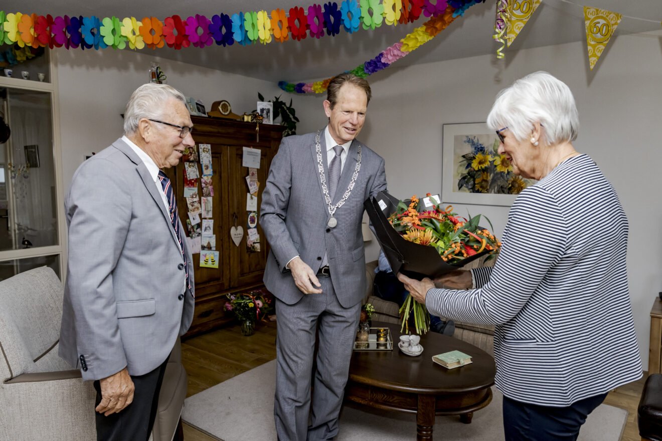 Echtpaar Weijers 60 jaar getrouwd