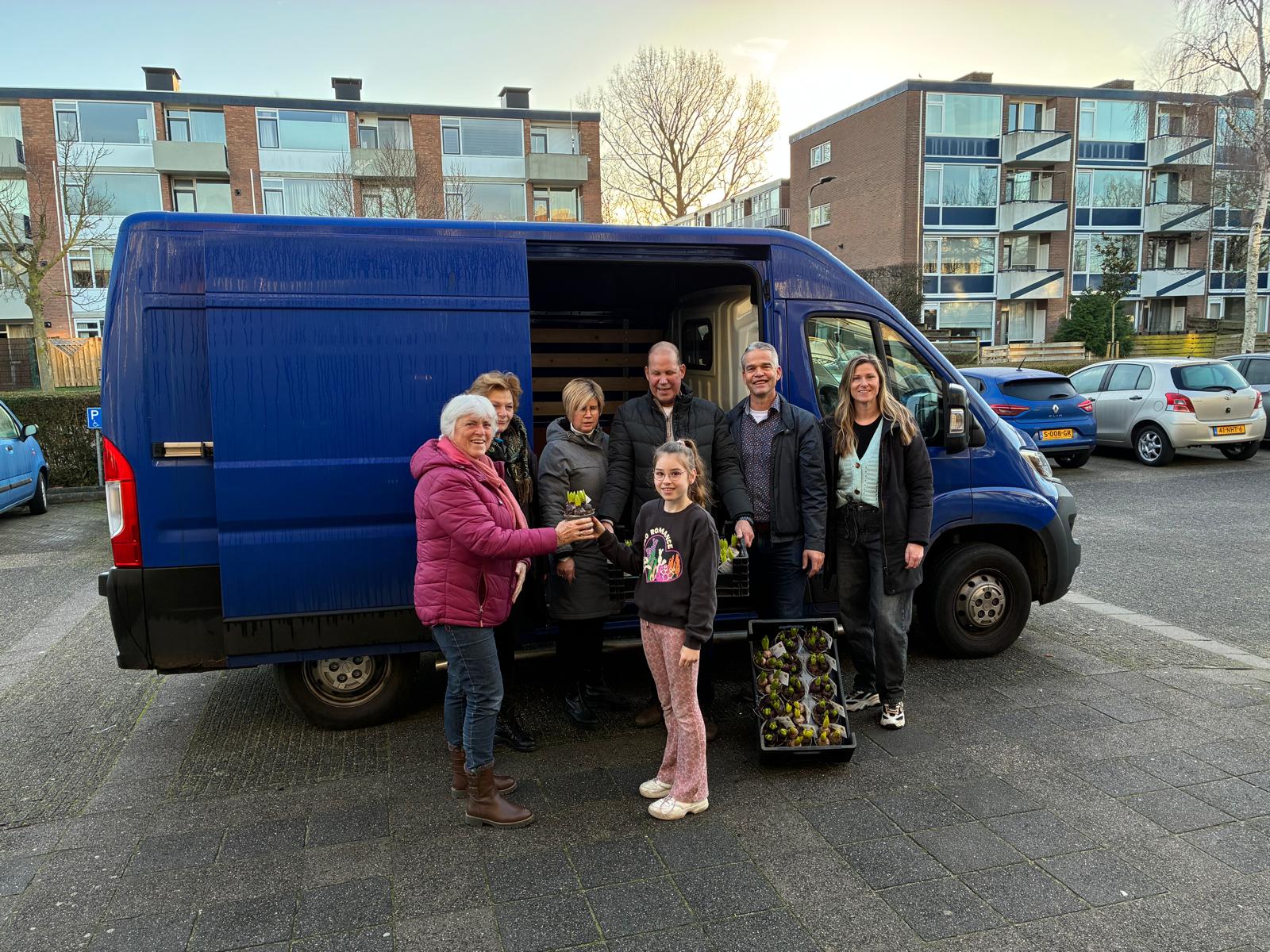 Bloeiende verrassing voor Hillegomse senioren