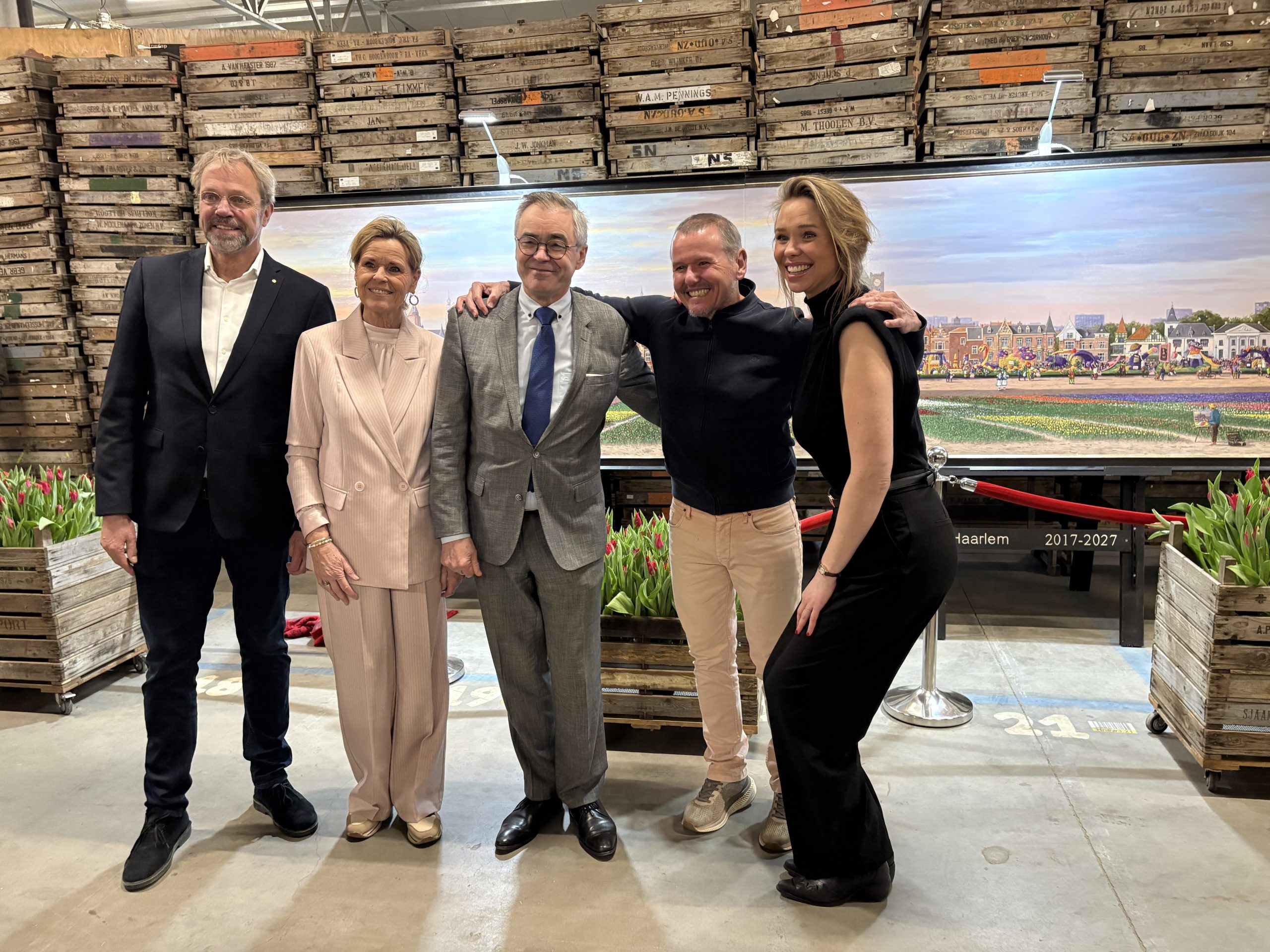 Tulip Experience opent seizoen met grootste corsoschilderij ooit