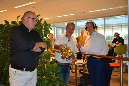 Wethouder van Rijn opent nieuwe BoBizzNizz-studio