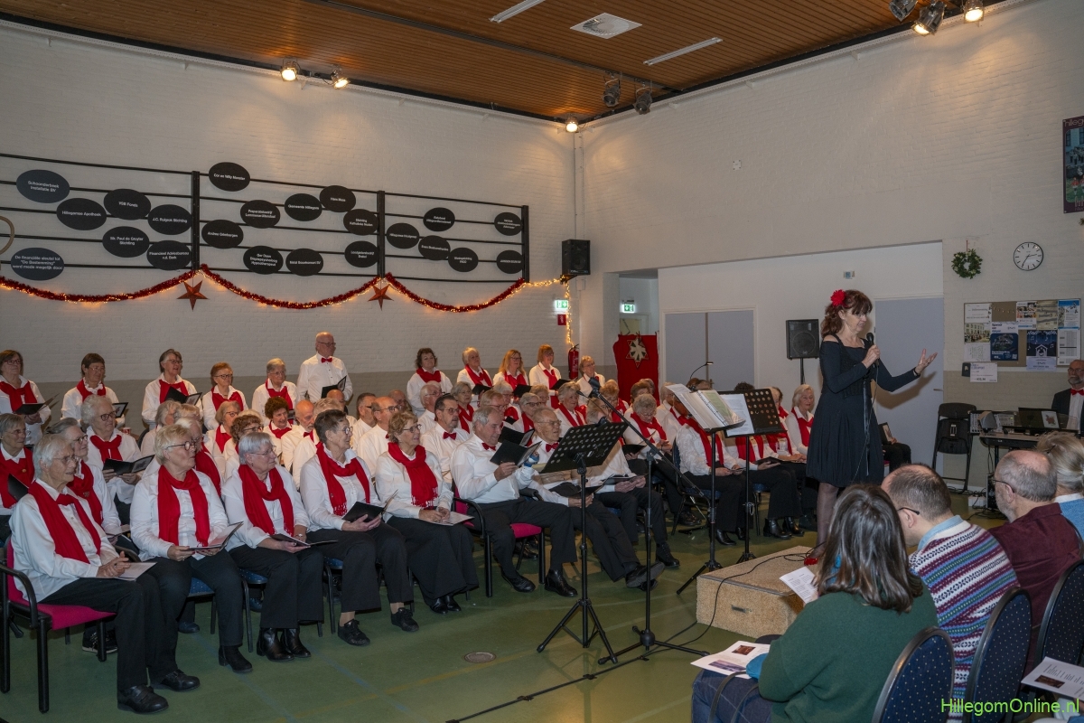 Koor Eigenwijs geeft kerstconcert