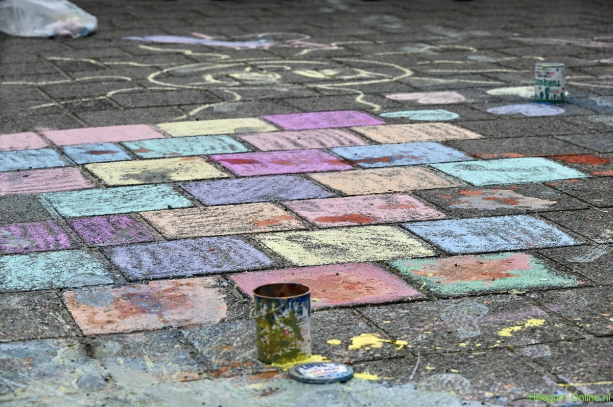 Stoepkrijten in 'De Buurt'