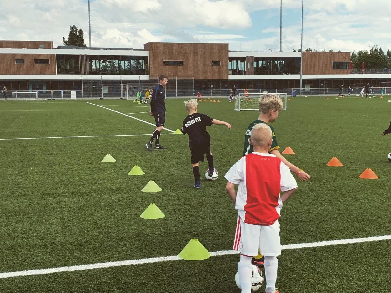 De zomerstop overbruggen met Play Football.